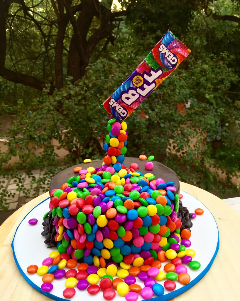 tntdelicacies's tweet photo. My first gravity defying cake ❤️ https://t.co/118PFO6KNr