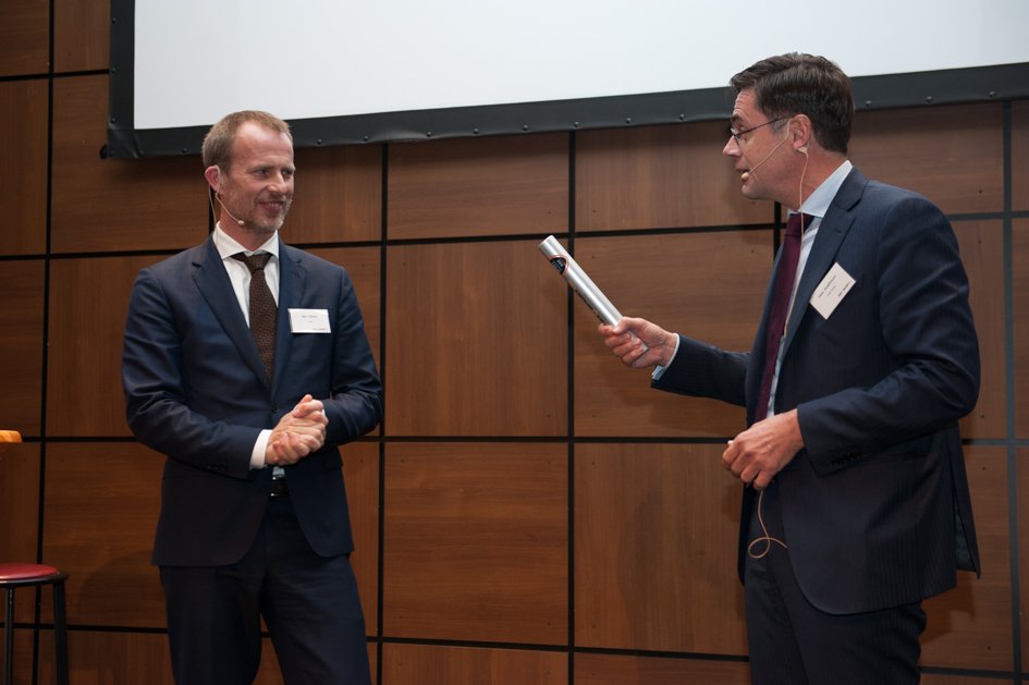 Terugblik op 10 jaar sportinnovatie. Het stokje officieel overgedragen aan @Sportinnovator > bit.ly/1NFPrxB