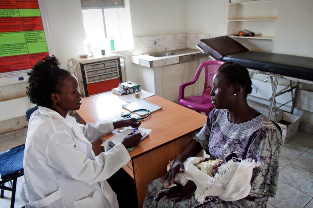 Amref_UK's tweet image. Working with mothers to prevent #HIV transmission to their unborn babies is key in the fight against #Aids #WAD2015