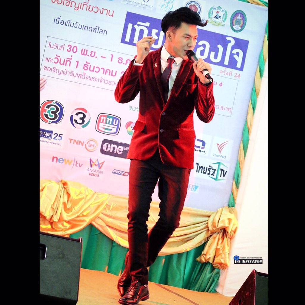 the_impressive9's tweet photo. เต็มตัว #วันเอดส์โลก #เทียนส่องใจ #จามจุรีสแควร์ #tumwarawut #tumthestar9 #tumidol_ts9 #ตั้มวราวุธ 011215 https://t.co/cafKNWjf9d
