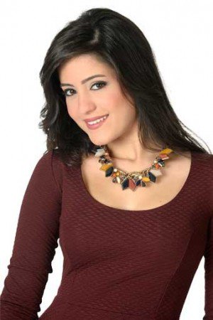 kamal300's tweet photo. هل تعتقدون ان شانتال ستعود ام ستغادر #StaracArabia #ChantalGeagea 
ستعود = ريتويت 
ستغادر = فيفـورت https://t.co/46hfbZifCZ