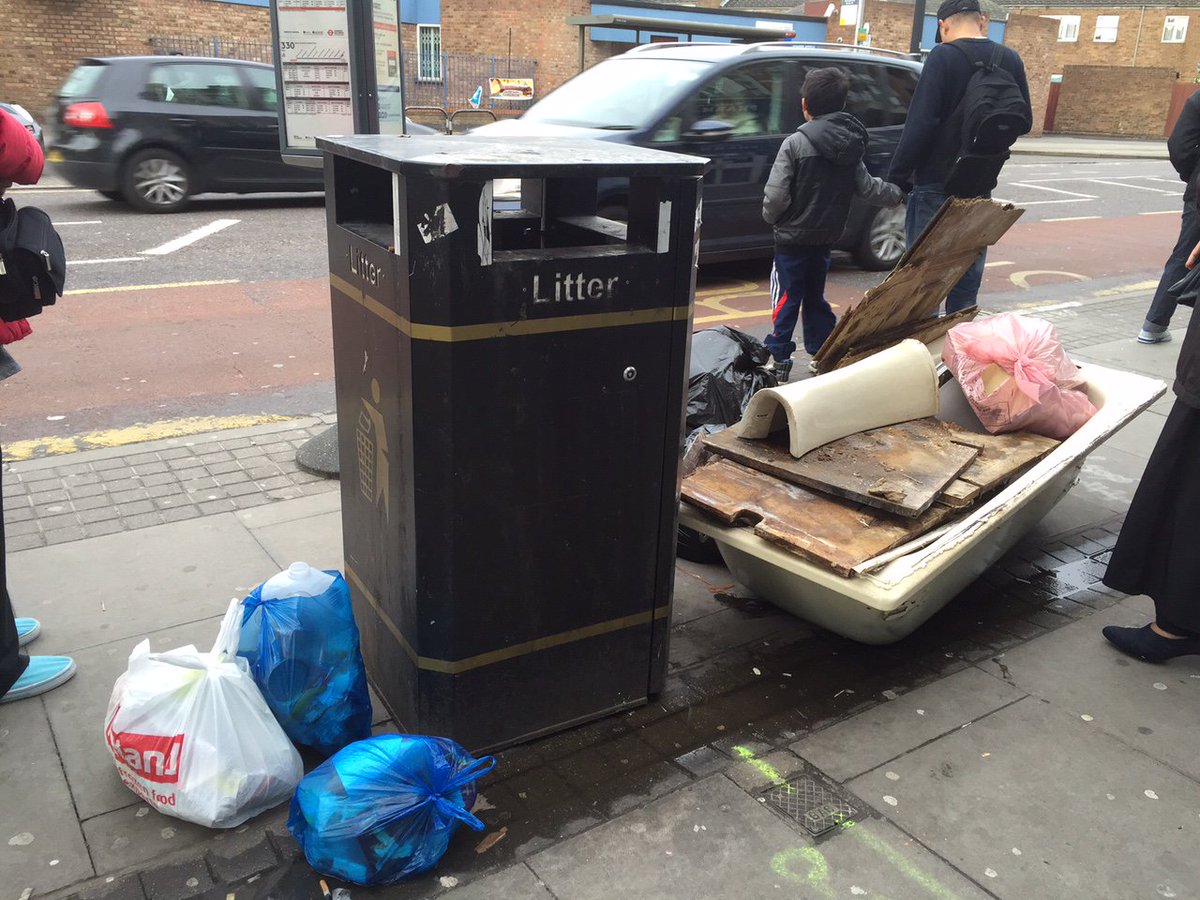 3rdWorldForestG's tweet photo. @NewhamLondon Can we make #ForestGate looks clean and not like a 3rd World Country? yes it's a #bathtubonthestreets https://t.co/tT9xAKDOcz