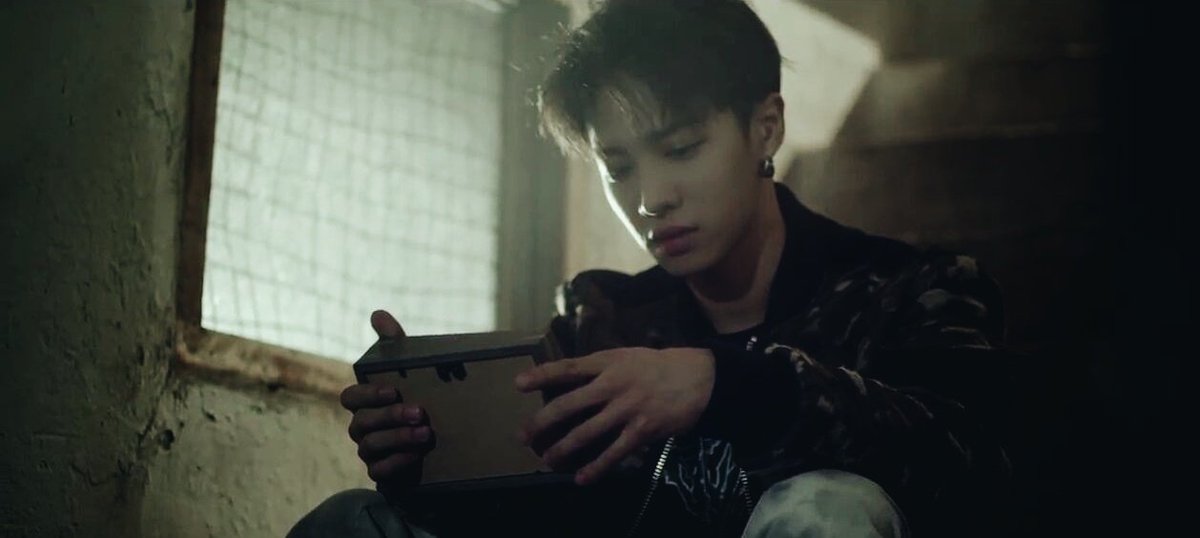 dearbeast1016's tweet photo. 151116 最後の一言 MV #비스트 - #이기광  PART5
SAIGONO HITOKOTO M/V #BEAST - #GIKWANG https://t.co/LZmmd4M1CC