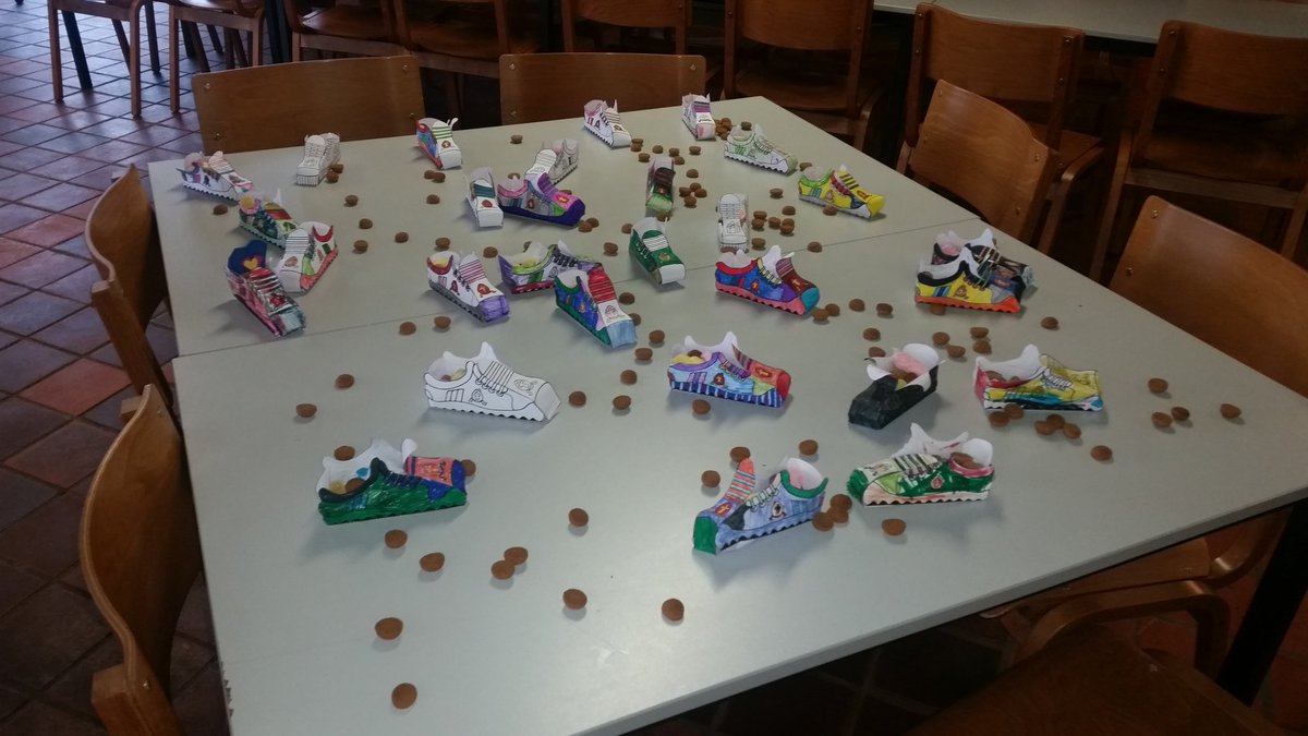 BSOsport's tweet photo. Ook bij #BSOSportTwello zijn sint&amp;piet geweest! De kinderen mochten hun eigen gemaakte schoen zetten #sinterklaas https://t.co/W2Dxj3wvvC