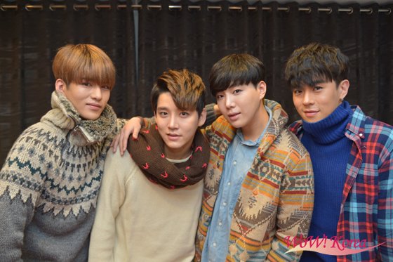 Fotos de F.Cuz de Evento para lanzamiento de Forever 281115 CVJC9gPUsAA7xp5