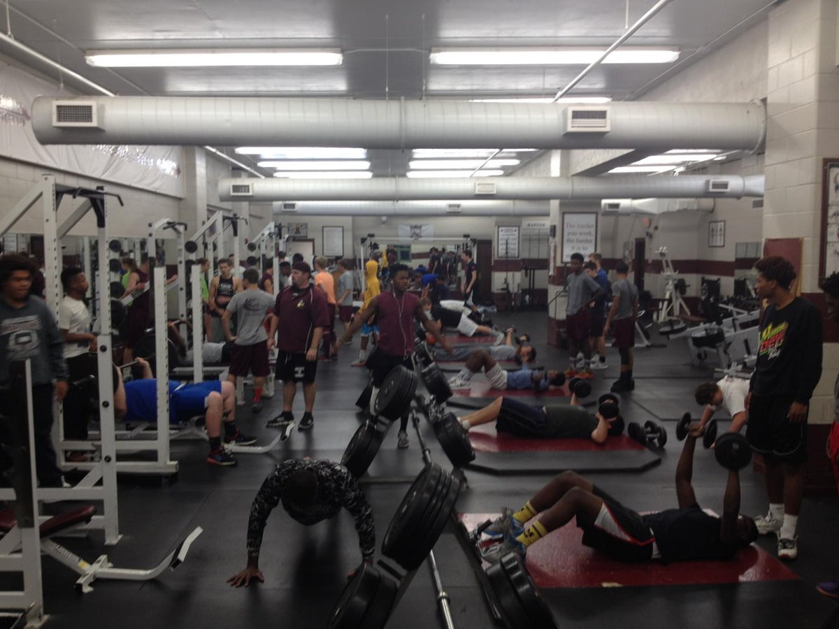 flake_68's tweet photo. #RiseandGrind 50 Strong this morning! #wintoday #bwsports https://t.co/g1vR6G1cTo
