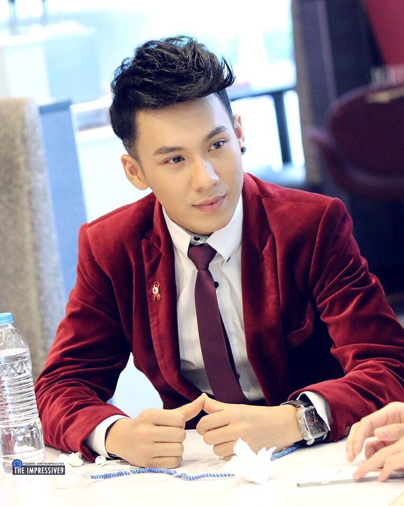 the_impressive9's tweet photo. เป๊ะเวอร์😏 #วันเอดส์โลก #เทียนส่องใจ #จามจุรีสแควร์ #tumwarawut #tumthestar9 #tumidol_ts9 #ตั้มวราวุธ 011215 https://t.co/u8RbhVMHO3