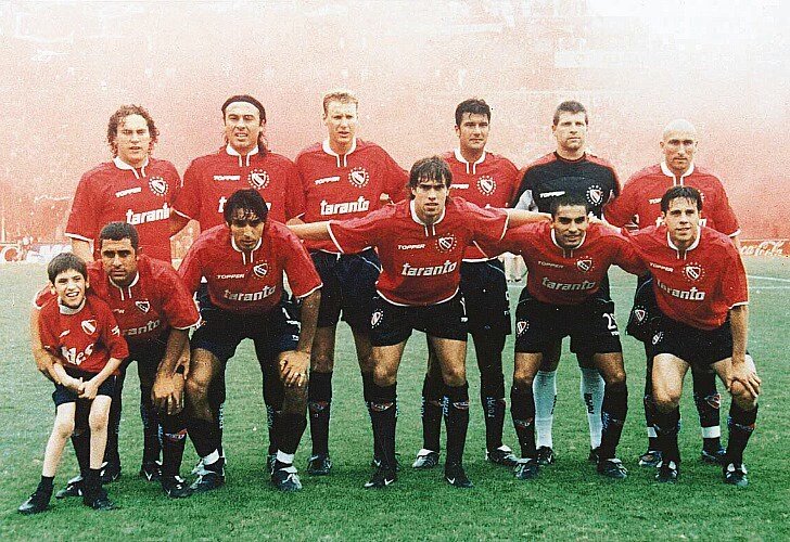 JuanmaViera27's tweet photo. Hace 13 años, #Independiente vencía 3-0 a #SanLorenzo y ganaba el #Ap2002. Tolo, Rolfi, Pocho, Cuqui, qué equipazo! https://t.co/l96DWcUA9g