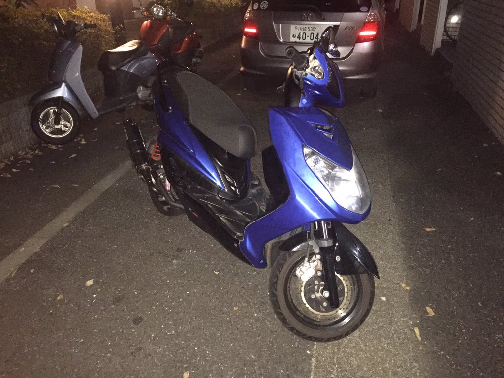 bikesalling's tweet photo. シグナスse44j 国内
マフラー、サス、ポジション、デイライト、外装オールペン、駆動系いじってます
他詳しいことはDMください https://t.co/wKpwMvXZJo