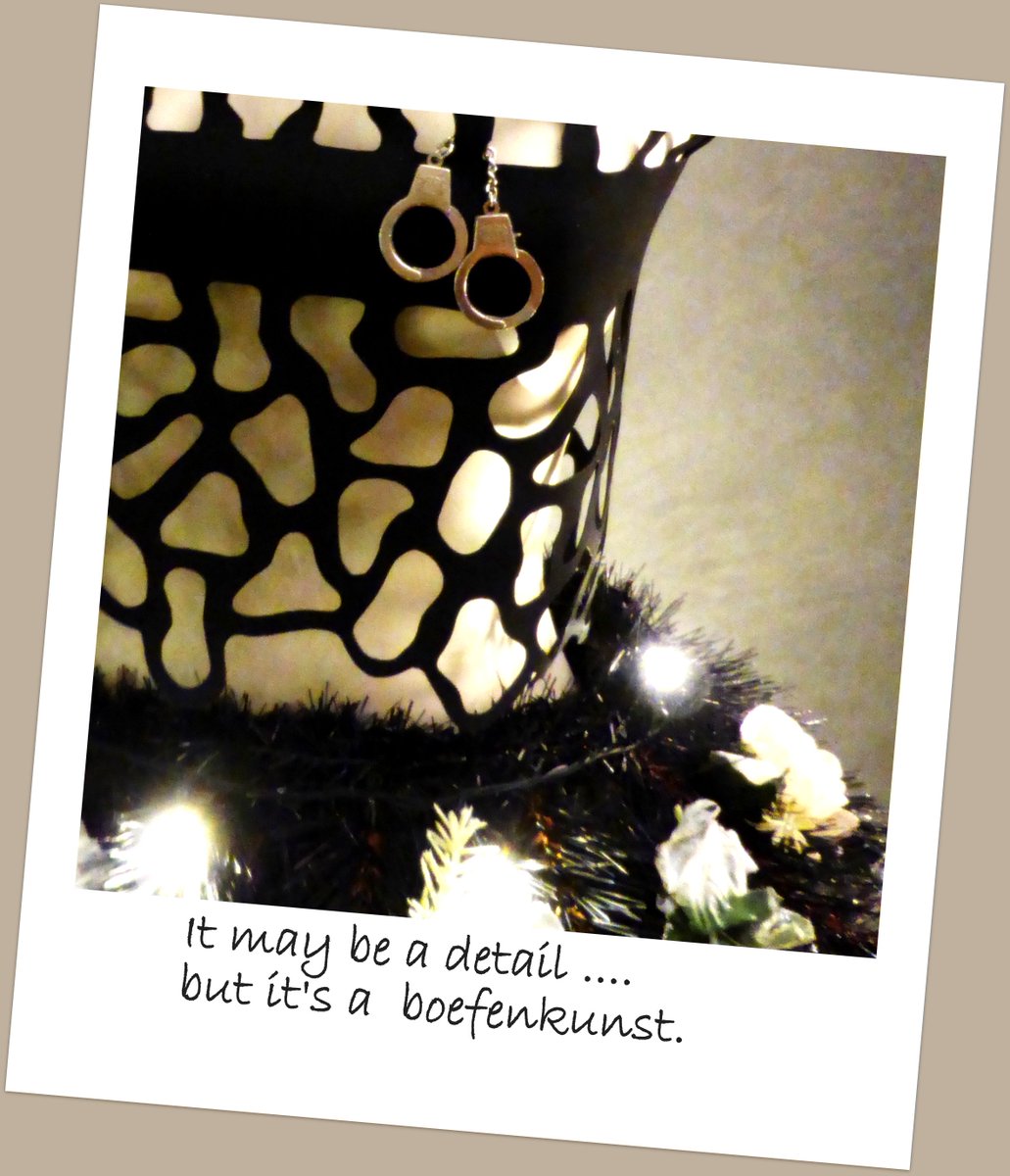 Nog heel even en dan mag ik...facebook.com/boefenkunst/ph… maar eerst Sinterklaas! #kertboom #jurk #blackdress