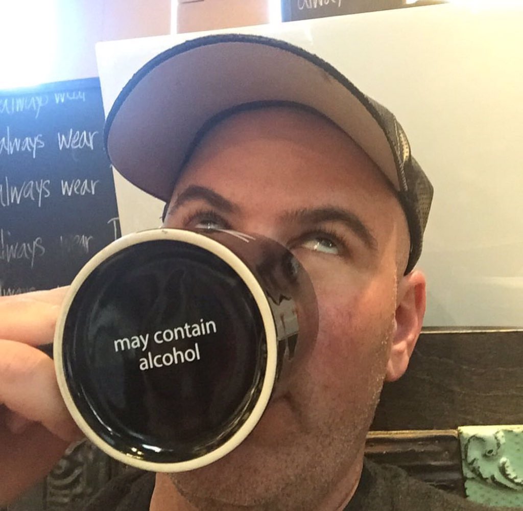 MLselfie's tweet photo. #tmz #dilascia #maycontainalcohol https://t.co/nNyNYEKxkA