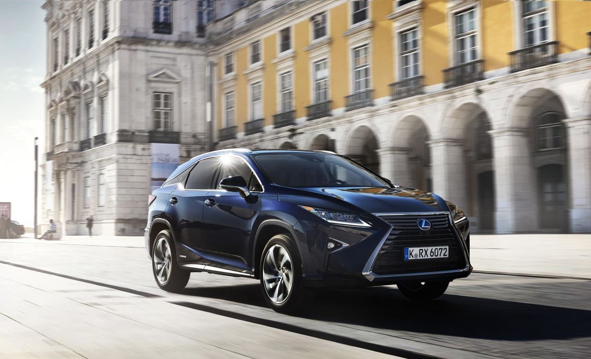 Largus_auto's tweet photo. Rouler dans un grand SUV en toute bonne conscience, c'est possible grâce au @Lexus RX 450h https://t.co/dJrYkfTuhD https://t.co/LjpUPhZ1M2