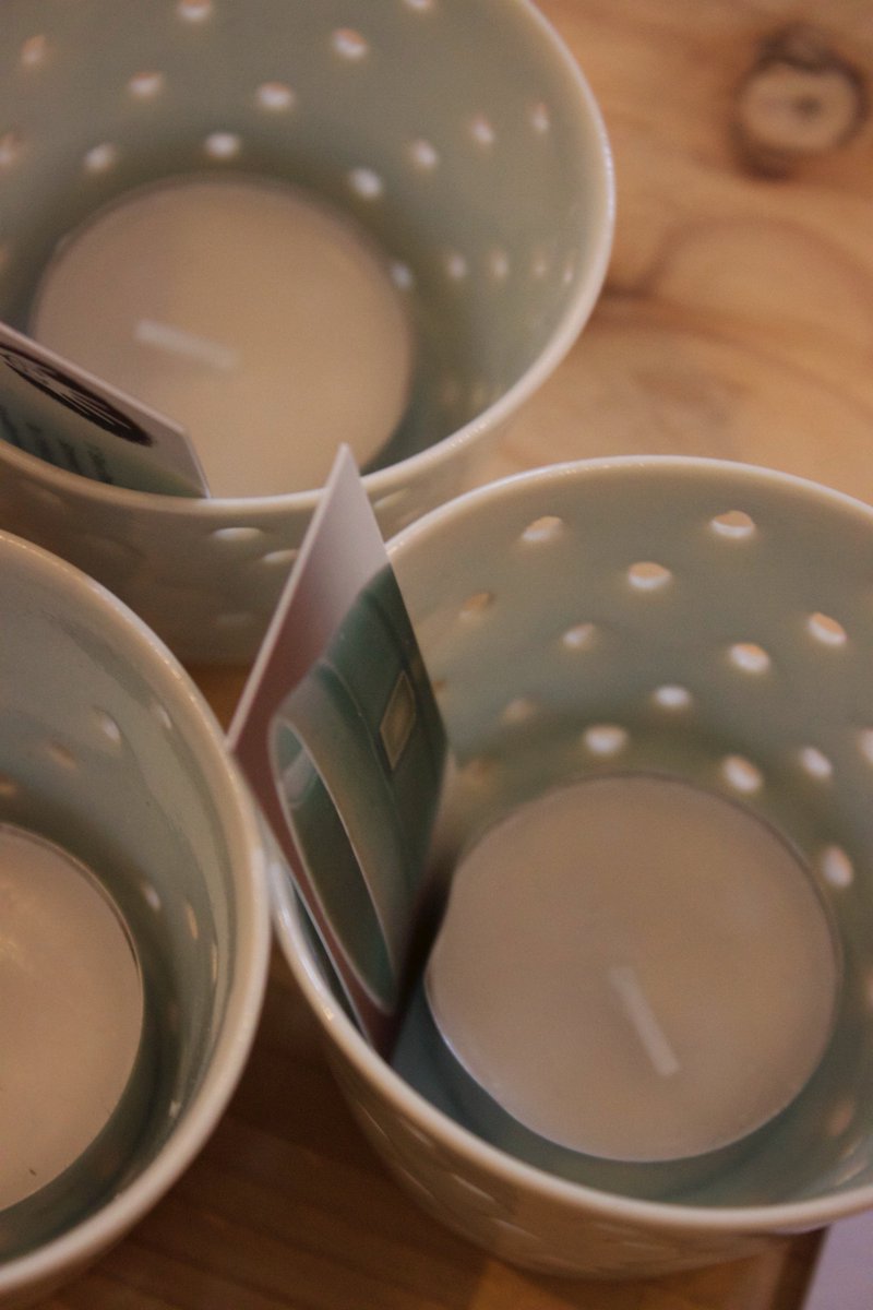 barebristoluk's tweet photo. #Tealights on a Tuesday! These porcelain goodies will make lovely Xmas gifts.Come see for yourself @barebristoluk ! https://t.co/XgCKPV6UBR