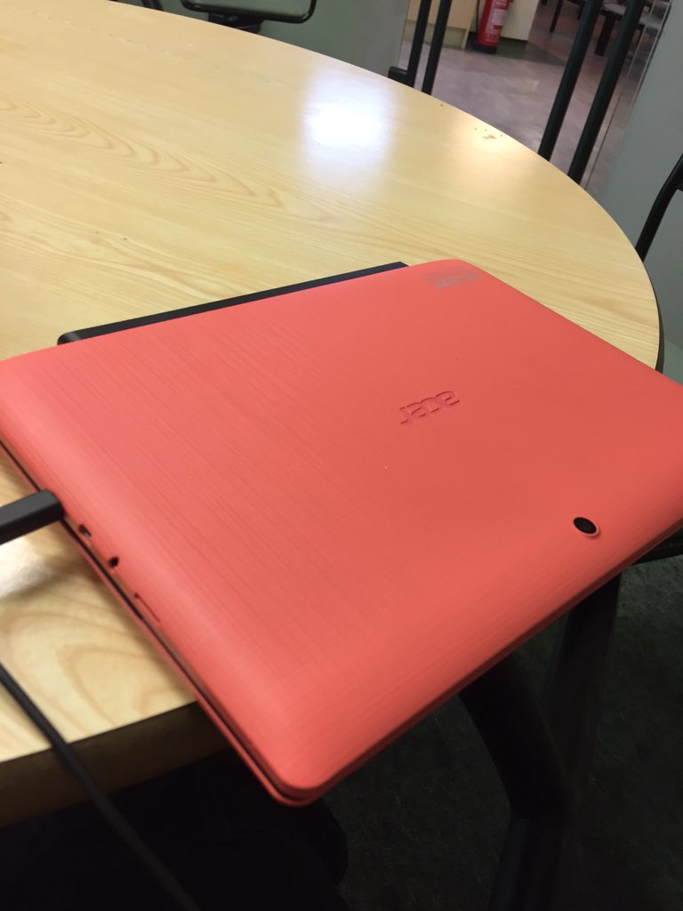 Sam_Wakeham's tweet photo. @sparksinsuits @smithyPeteG can't beat getting told your laptop is pink on a daily basis you bastards.  #stitchedup https://t.co/WvmFCngQhE