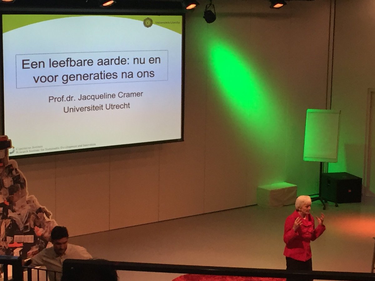 40 jaar ervaring op het podium met Jacqueline Cramer. Thema: een leefbare aarde, nu en voor generaties  na ons.