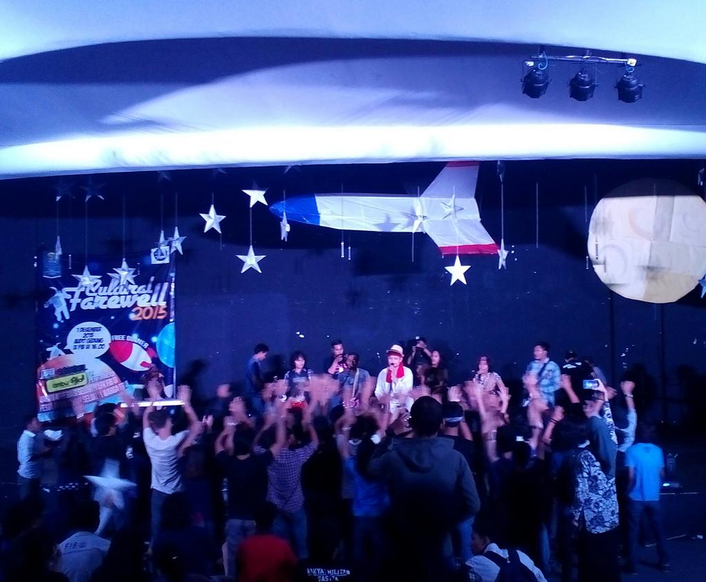 Hamba Allah is now on stage! Tonight's last performance! #TerusMengangkasa