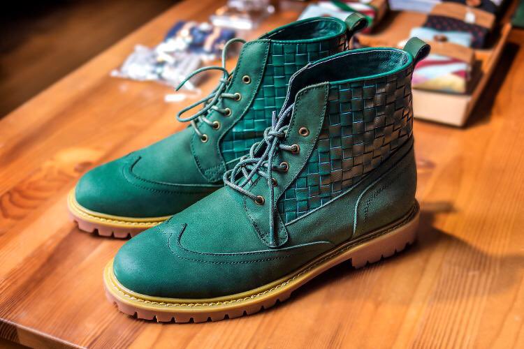 OntFront's tweet photo. #ontfront wing tip boots in forrest green 149,- ๐ https://t.co/GY1jDzh9Yc