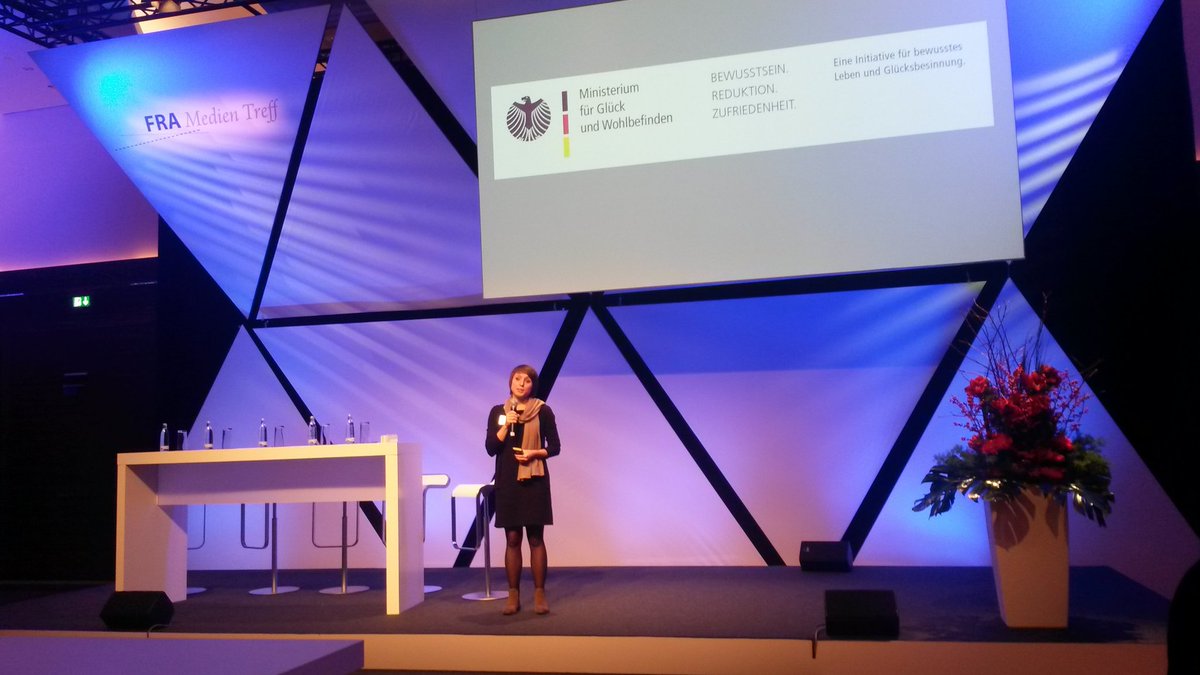 .@GlueckMinister bei #FraMedientreff stellt das neueste #Ministerium im <a href="/Airport_FRA/">Frankfurt Airport</a> vor. #Innovation des #Glueck