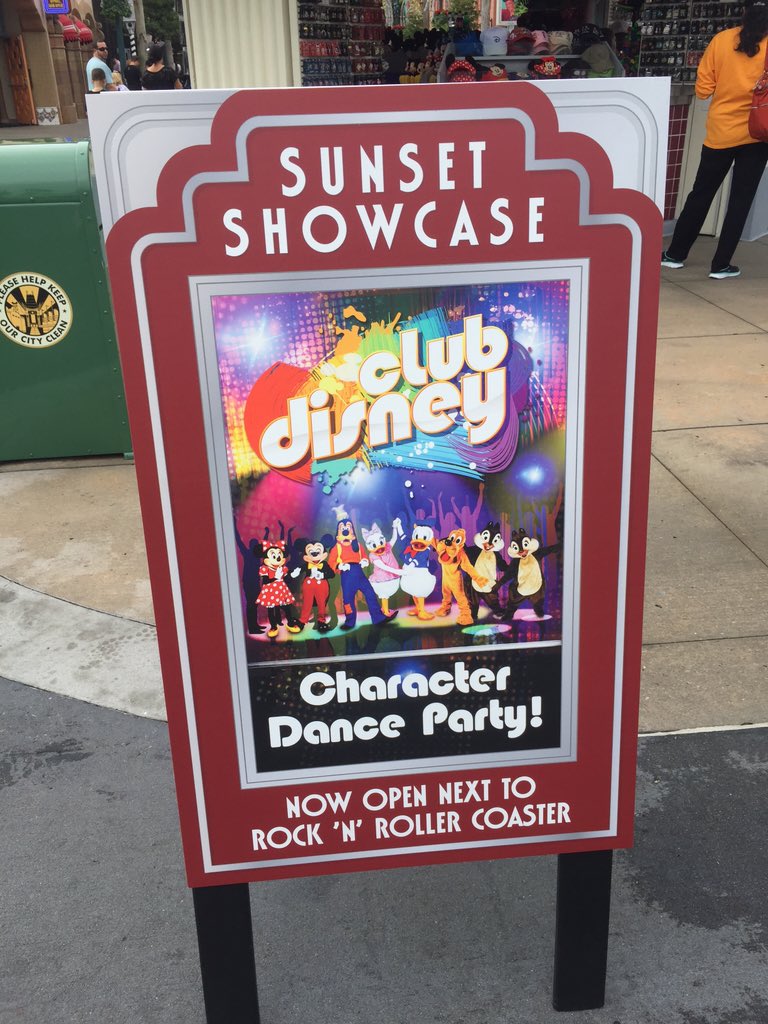 Live_Magically's tweet photo. While everyone else is excited about launch bay, this is happening too. Ok. That's about all the attention it needs. https://t.co/pDh1Q2neOR