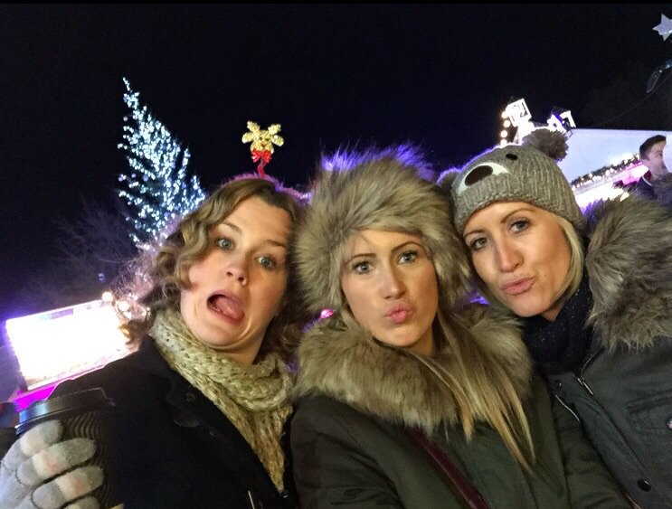 Selfies in Winter Wonderland remind me of Christmas 🎅🏼⛄️ <a href="/uniofbeds/">uniofbeds</a> #bedsmas15