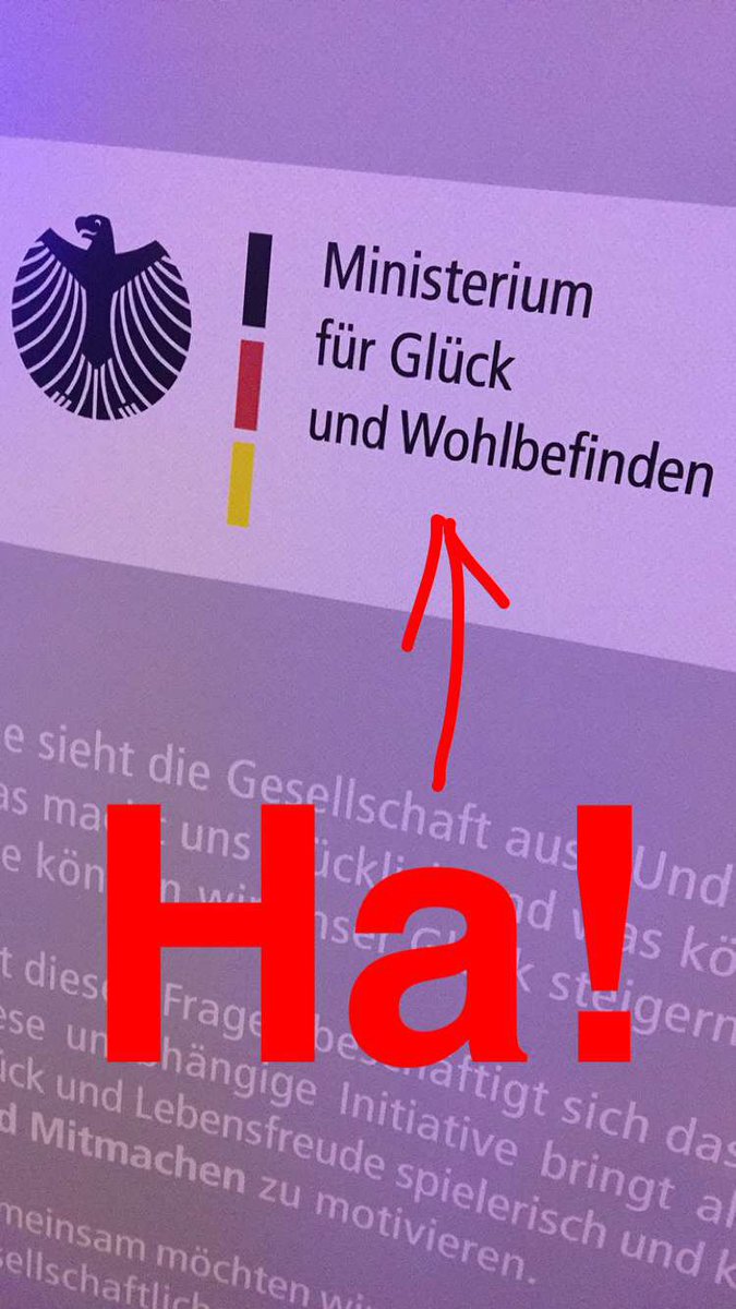 Jetzt Präsentation des Ministeriums für Glück und Wohlbefinden beim  #FRAMedientreff Großartigst!