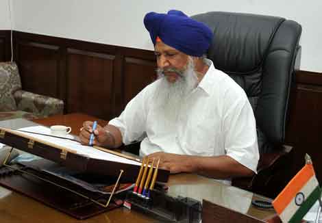 yespunjab's tweet photo. #Punjab to provide 24 hours on-call service for Animal Health Care: #Ranike

 https://t.co/QbooCyapxs https://t.co/gfZbDwDMg2