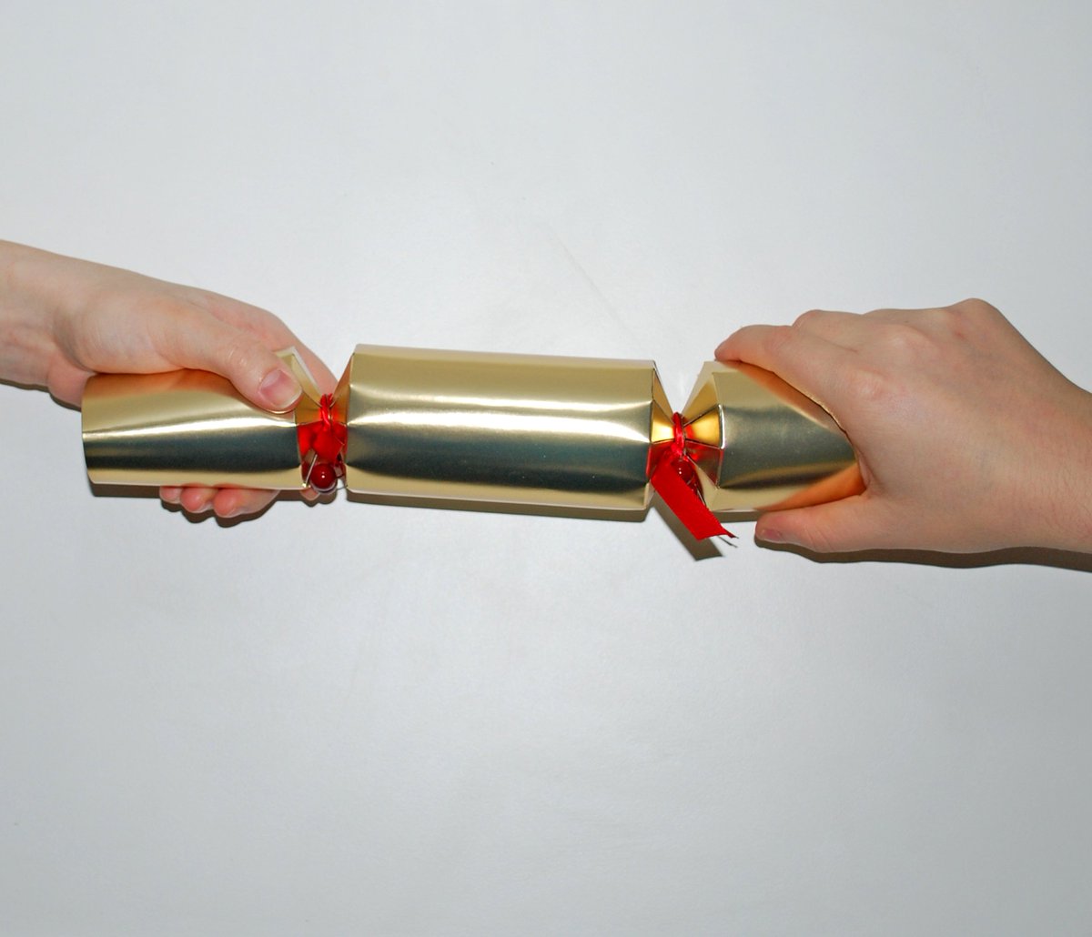 Miffy_UK's tweet photo. RT to pull on this Christmas cracker for a chance to win a Miffy prize #MiffyChristmas https://t.co/iP1vx1BWCX