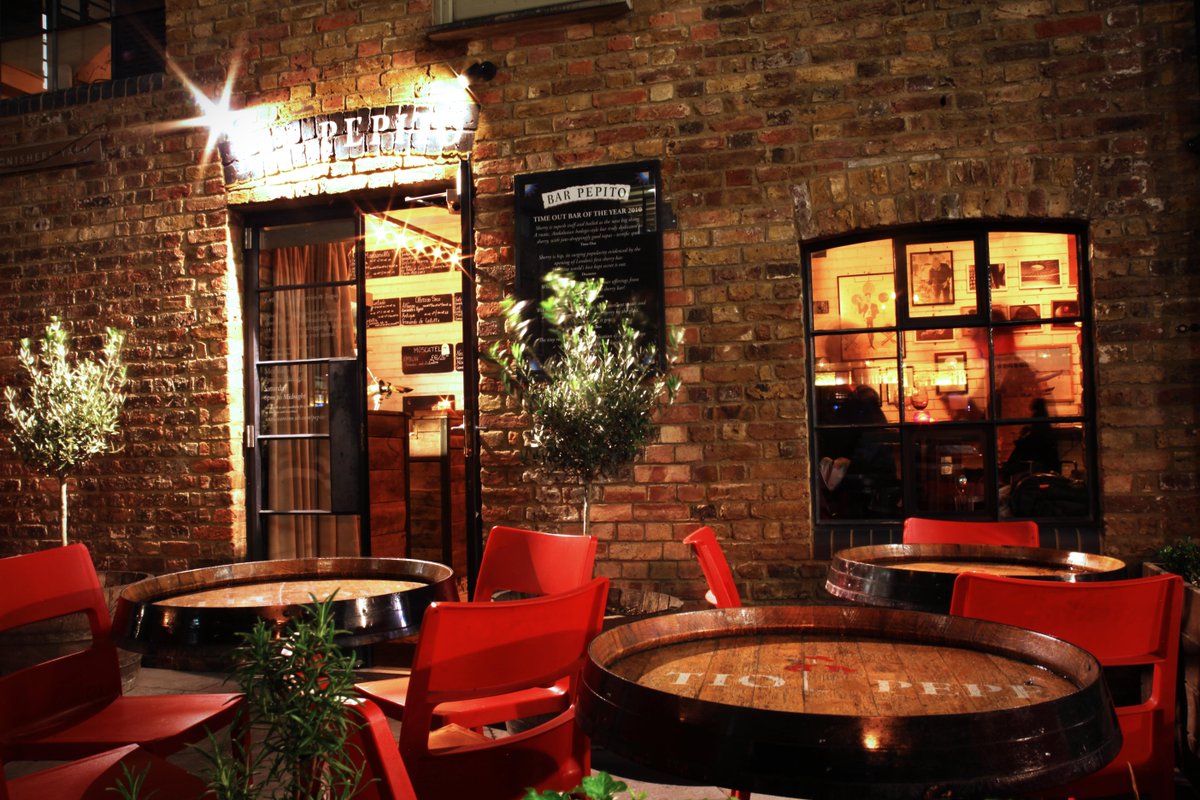 BarPepitoLondon's tweet photo. How can fit so much soul in just this space? 1st of December #christmascountdown https://t.co/S5Q4b6rrrG