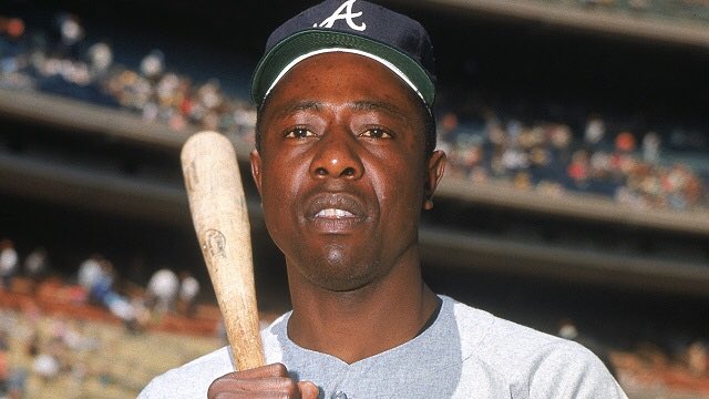 BaseballQuotes1's tweet photo. I never smile when I have a bat in my hands. That's when you've got to be serious. -Hank Aaron https://t.co/Mybpddh8iM