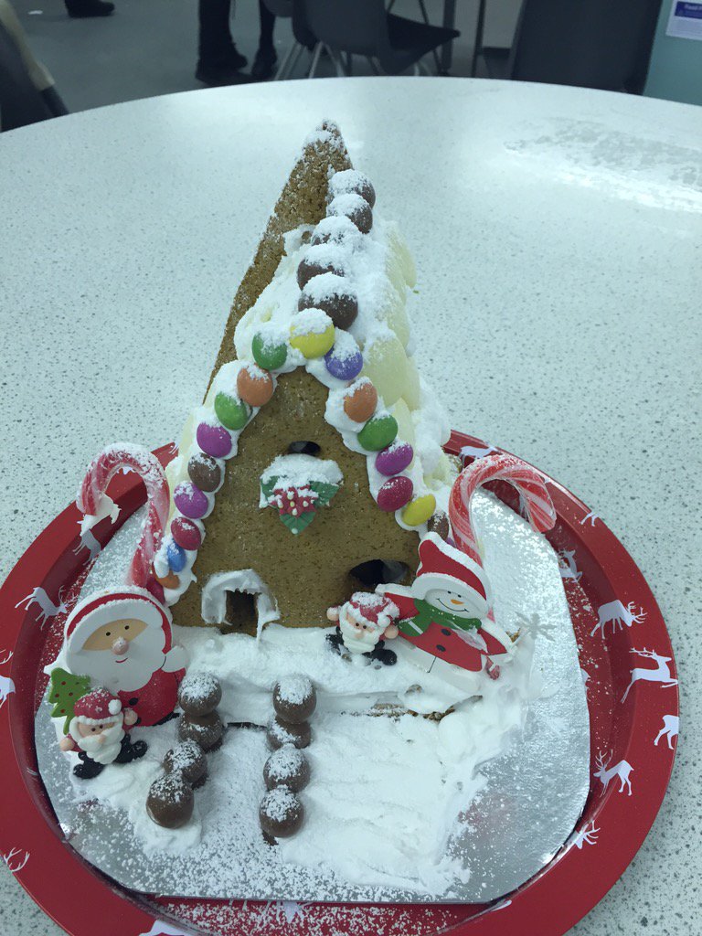 FalliFoodTech's tweet image. Another creative work by Ella Gatti-Wright #gingerbreadhouse