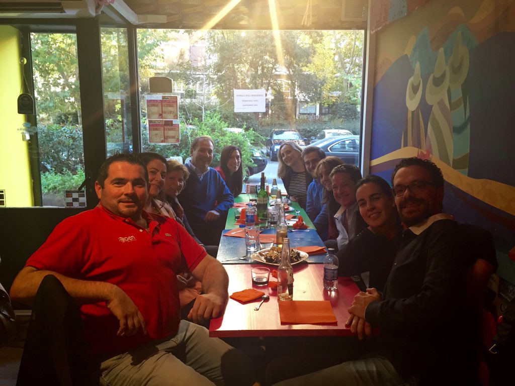 gemmarevill's tweet photo. Hoy comida del equipo @JGolf180 gran equipo y grandes personas. Nos falta @OsoBogey :) https://t.co/hMMIPSbpKV