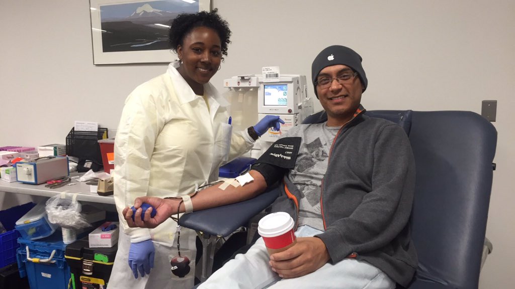cocomoufarrej's tweet photo. First Texas State student to donate blood! Come donate now, we will be here until 3 at LBJ 3:15. #TXSTstudentsgive https://t.co/FPNURzWlQI
