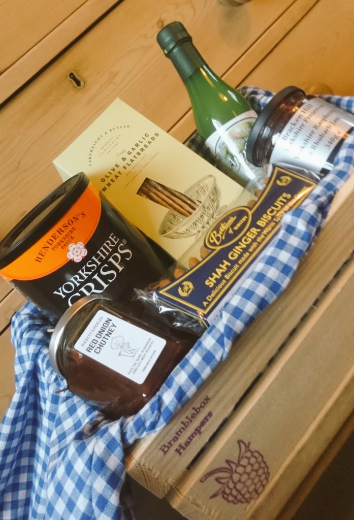 BrambleBoxYork's tweet photo. Ready for tonight's fayre @thegreyhound #Riccall #yorkhampers #christmasgift #localproduce #independent https://t.co/k2VBrzfo1L