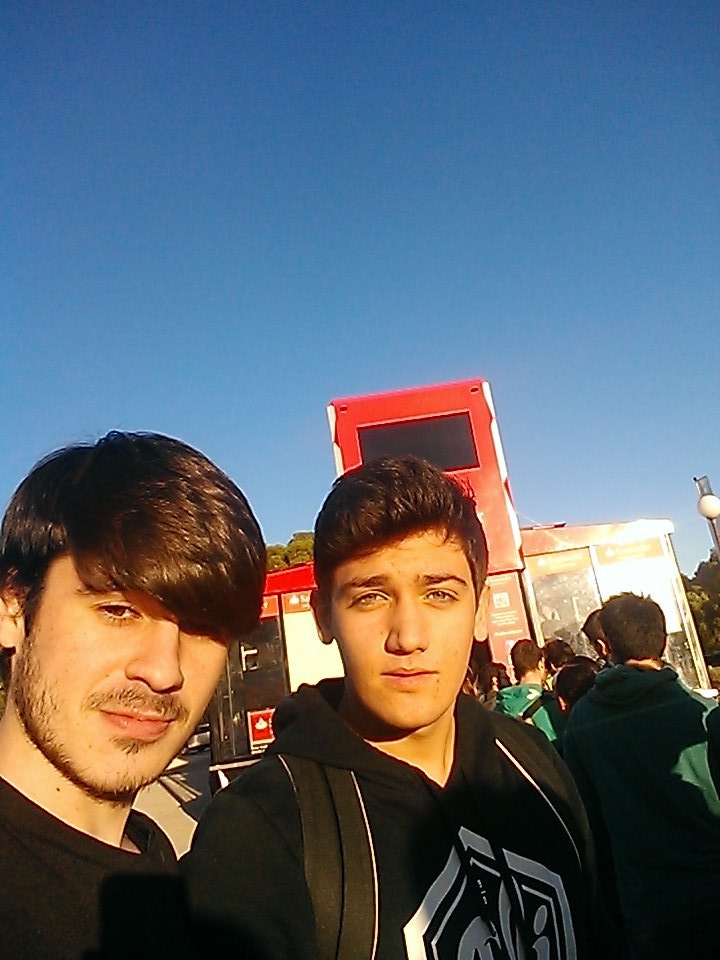migleangel's tweet photo. Retando a vettel de postureo @SUmotorhome #RedBoxAlicante https://t.co/GbtRXsbPF5