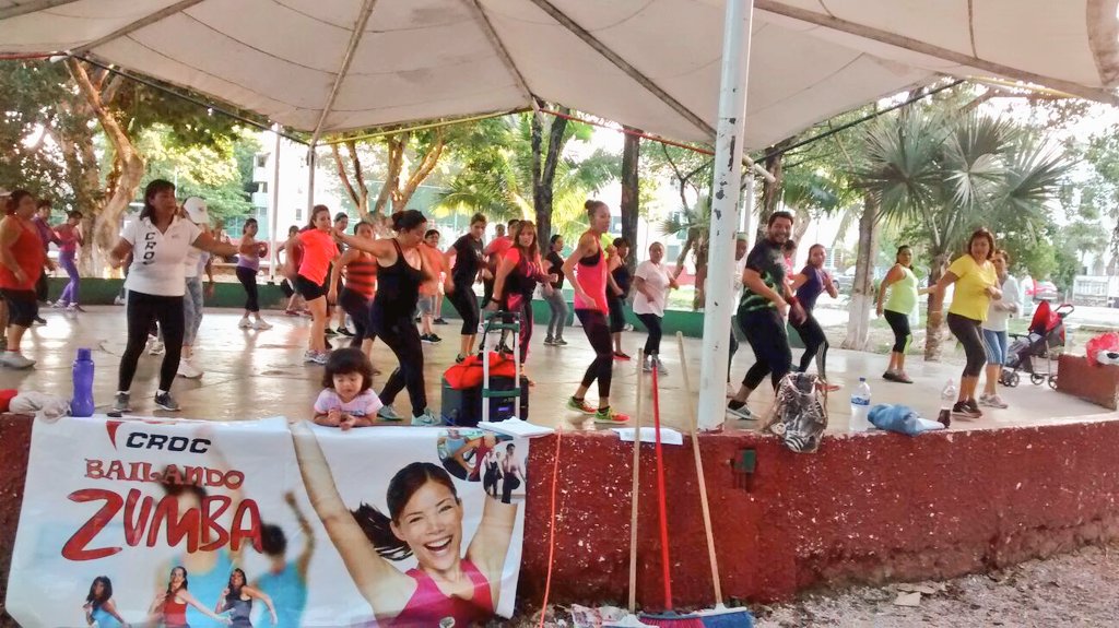TuRadioCROC's tweet photo. #ZumbaCROC Martes a las 7 de la mañana en el Kiosco de la #Reg48 #Cancún; invita @MachucaCROC y @crocqroo ¡Únete! https://t.co/liIASmH7OO