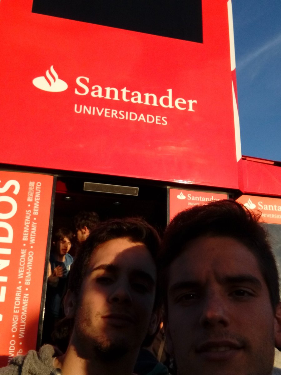 RafaToledo95's tweet photo. Lo importante es acabar la carrera.
.. La del simulador o la universitaria? #RedBoxAlicante https://t.co/UP7pSy8ryR
