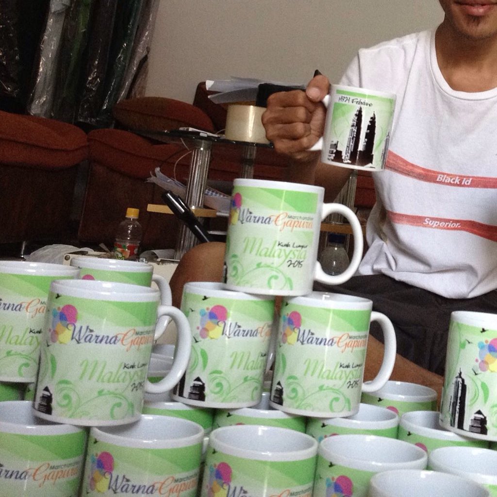 Produksi souvenir Mug
Pemesanan :
Tlp 085759108070
WA 089527530655
BB : 265B3356/74D66BC8

warnagapura.blogspot.com