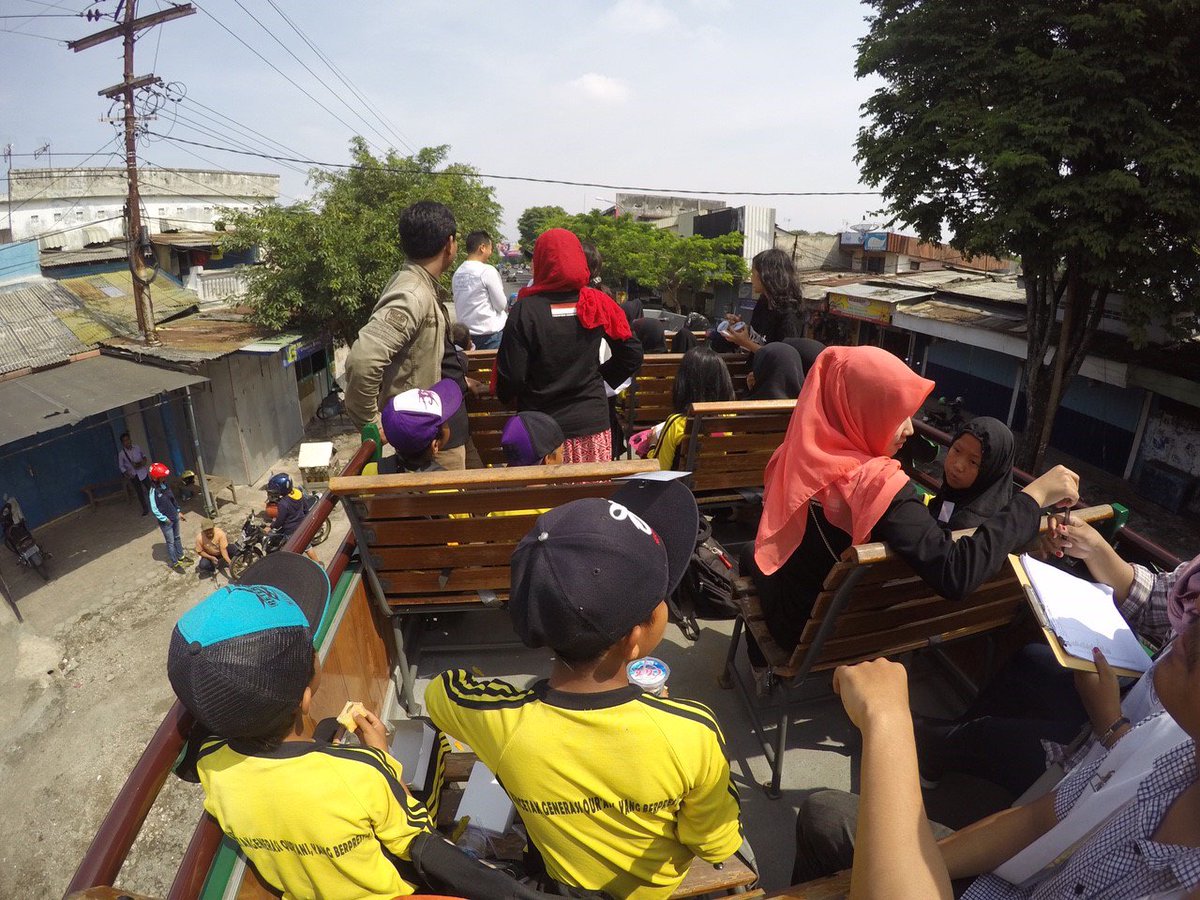 LeCMArrow's tweet photo. Jalan jalan keliling Kota Malang Naik Malang City Tour ( Macito) https://t.co/Gl06i2RS0q