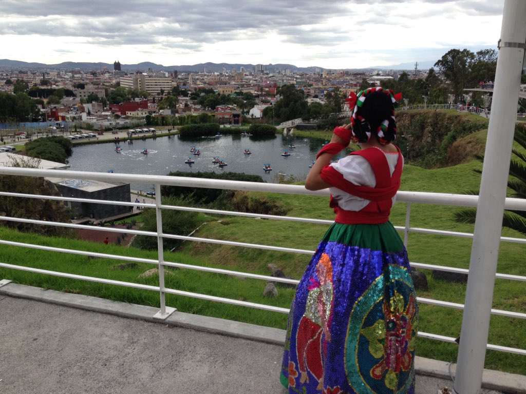 YOSOYMARCOOCHOA's tweet photo. Ando en Puebla haciendo unas cápsulas porque mañana Pasarela es desde Acá, los espero Pasarelos!! https://t.co/TrcTbwkEpI