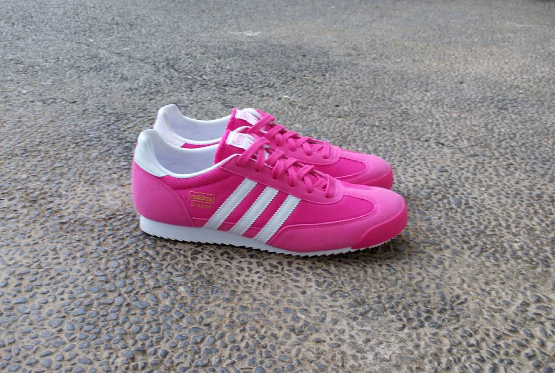 Adidas Dragon
Size 38
350rb
BBM 5417864C

Up <a href="/FS_80cs/">FAMILY 3STRIPES</a> <a href="/KICKSxTEES/">Sense Of Fashion</a> <a href="/bewok_sneakers/">Bewok.2ndbrand</a> <a href="/sneakfeed_/">SNEAK FEED INDONESIA</a> <a href="/snconceptstore/">IG : SN Concept</a>