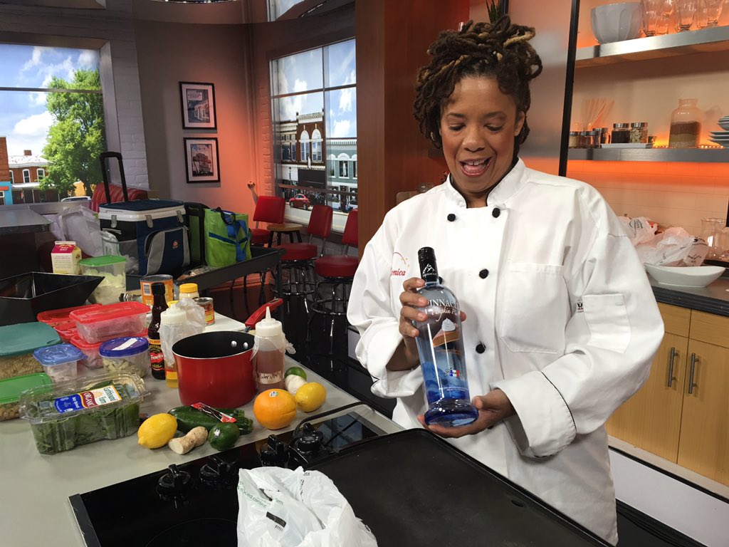 y2mgmt's tweet photo. @mChefsmith knows how to make the BEST #Holiday  #Vodka drinks! 🍸#DrinkswithPurpose https://t.co/oPcXFZeXAi