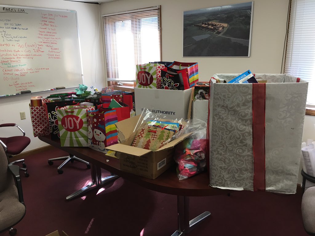 Ready to kick off the holiday season with our annual shop with a cop program! #GivingTuesday