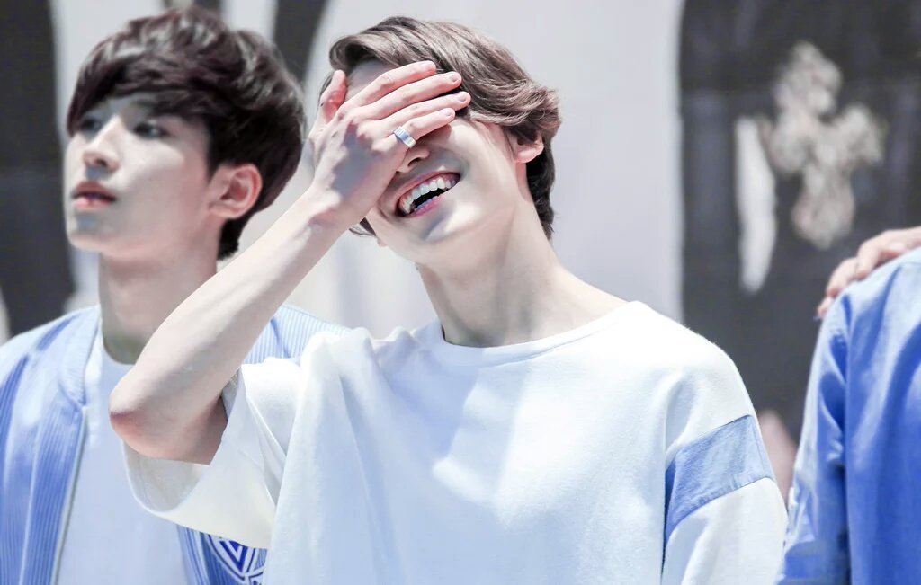 ChoiHansolChoi's tweet photo. *Si nasconde per @zpzg_donggyun.* https://t.co/uH1o0KoOz7