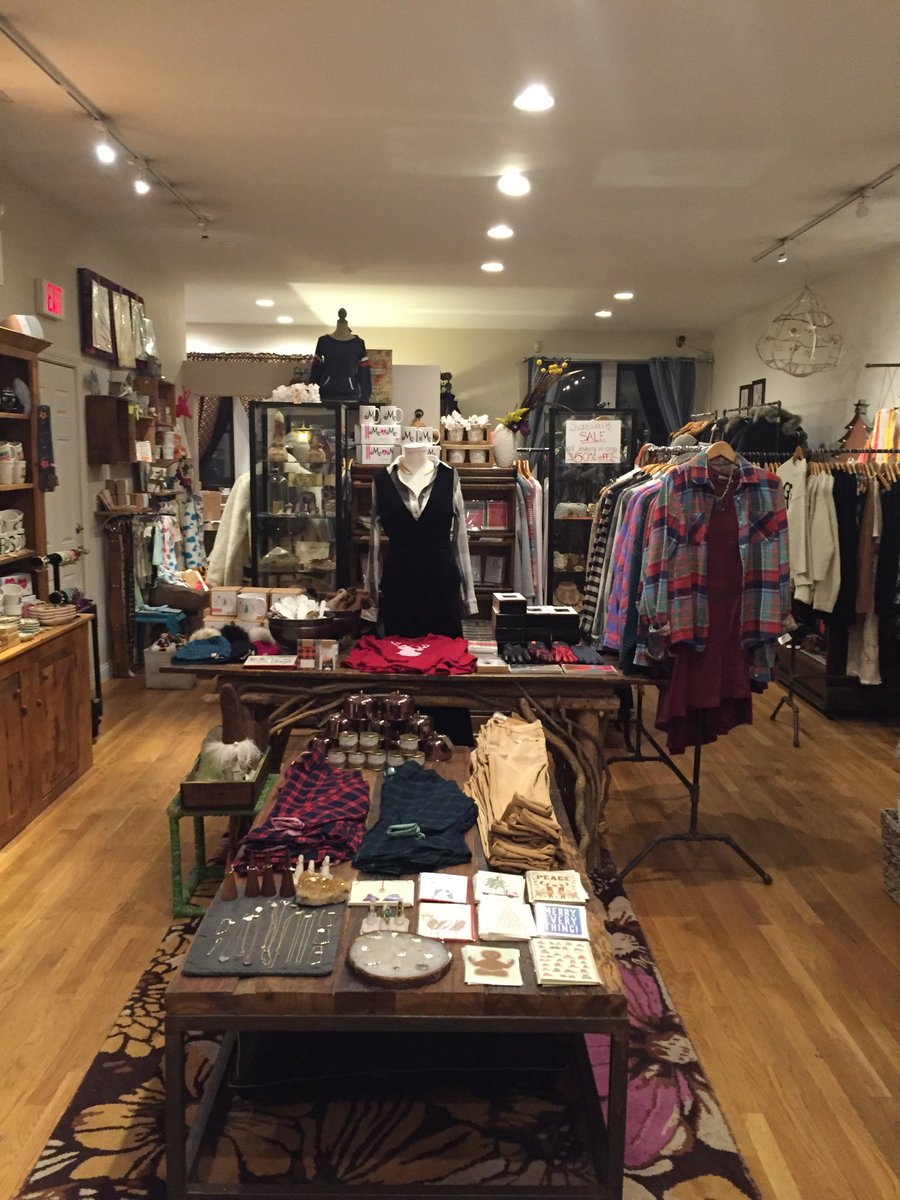 BostonNeighbor's tweet image. Meeting with @FlockBoston and Simon about the @WashGateMainSt Stroll with @Marty_Walsh #TOMORROW at 4:30PM!