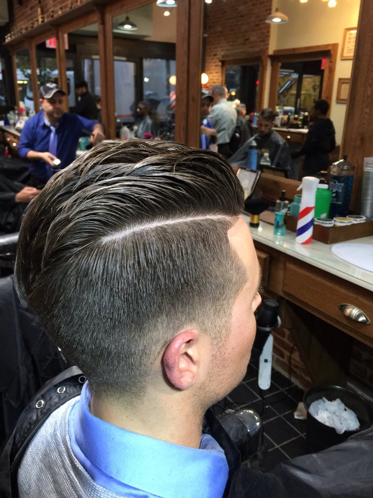 BarberNYC's tweet photo. #NYC #ChelseaNYC #MenStyleCuts By Alex #MasterBarber @BarberNYC only @MadeManBarber_ https://t.co/dgIL6BsrYW