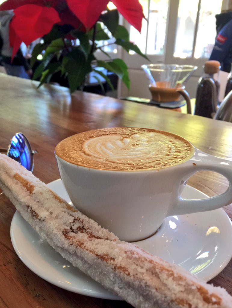 totallytucson's tweet image. Warming up the morning at @StellaJava w/cappuccino, vanilla churro from La Estrella Bakery @MerSanAgustin #Tucson
