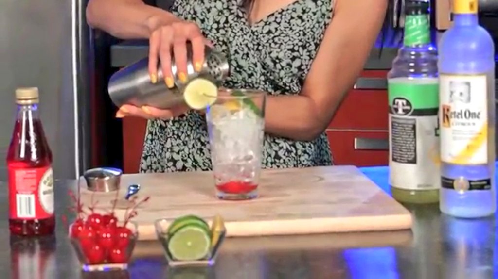 apintaday's tweet photo. #PiNTMagazine presents #Quickies! #Quick #DrinkRecipes! @yennittowinit #WatchNow https://t.co/HxHtLZtW4G #Cheers! https://t.co/LJWuU3F9Kr