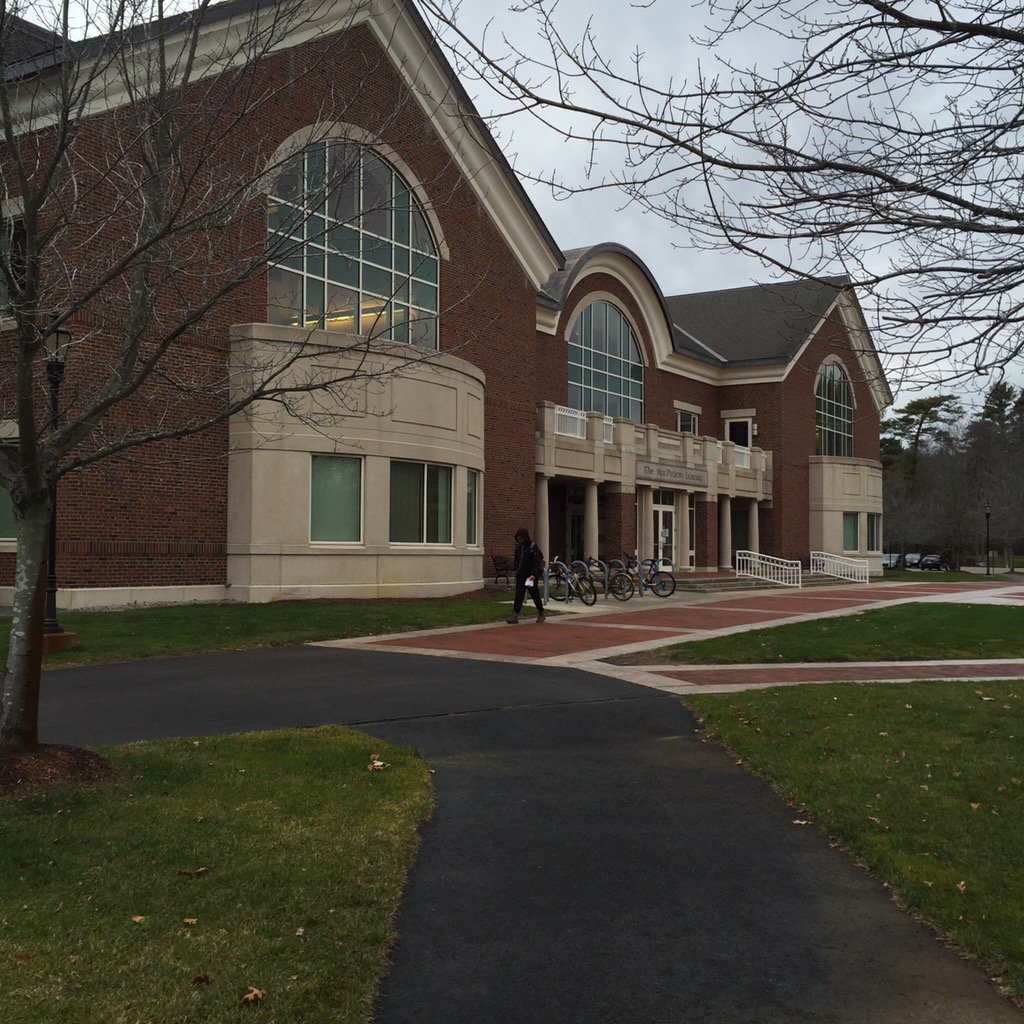 cmmurphy41's tweet photo. I'm thankful Stonehill gives me a great place to study. @stonehill_info #givingtuesday https://t.co/SHQ1pPOLoh