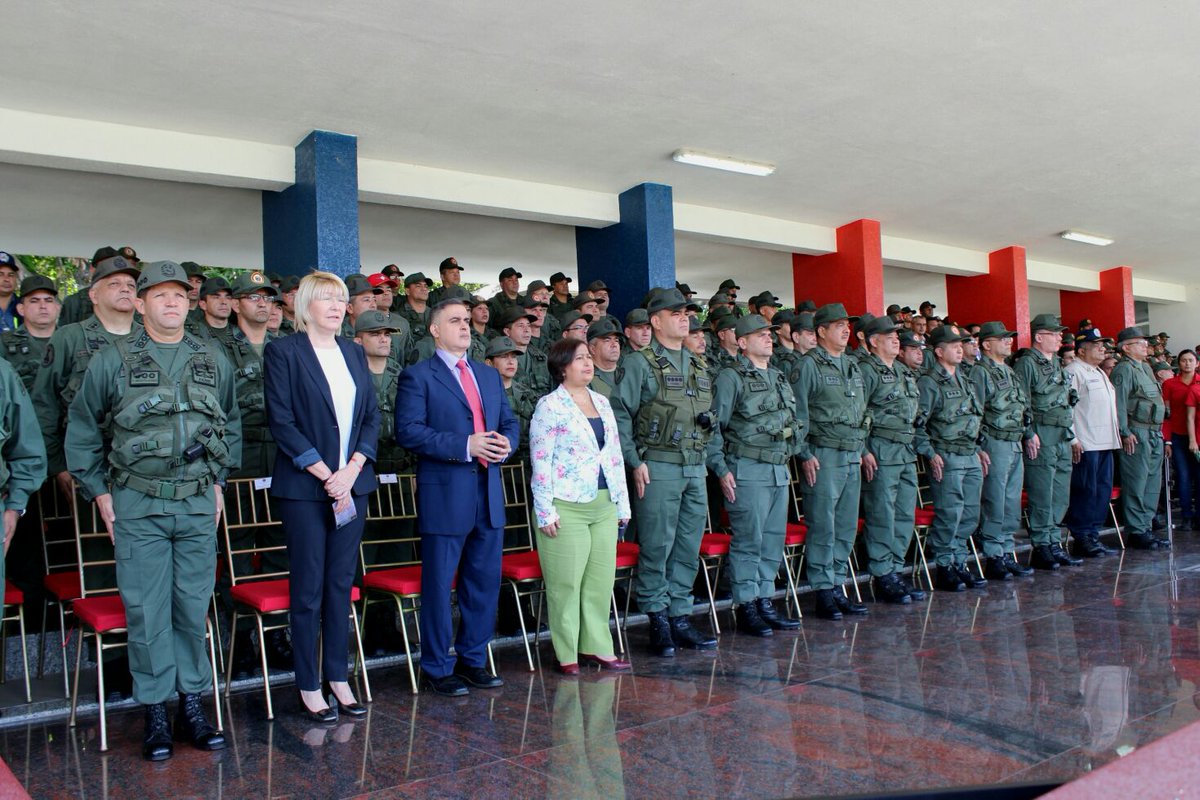 vladimirpadrino's tweet photo. Hoy se despliega la FANB, acompañando al CNE para garantizar la soberanía popular y preservar la paz de la República https://t.co/GzxxDHyetH