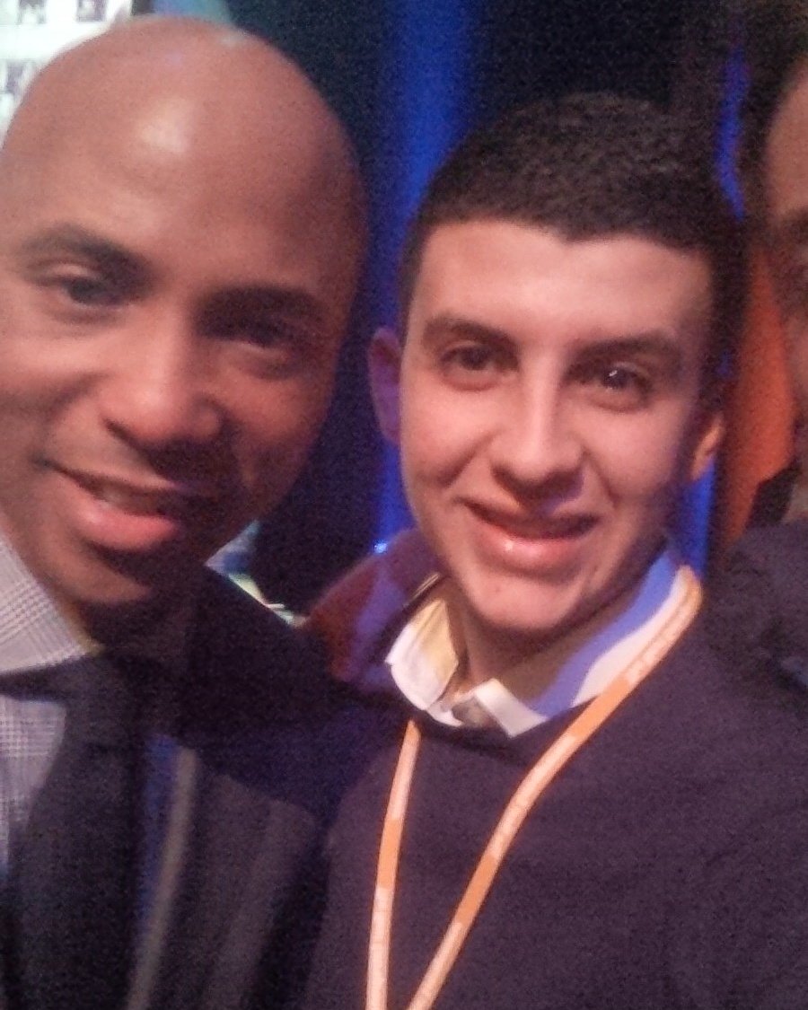 DeayNL's tweet photo. Netjes gepresenteerd @HumbertoTan #TheNextEntrepreneur succes vanavond met  #RTLLN https://t.co/QaAP3IYAP3